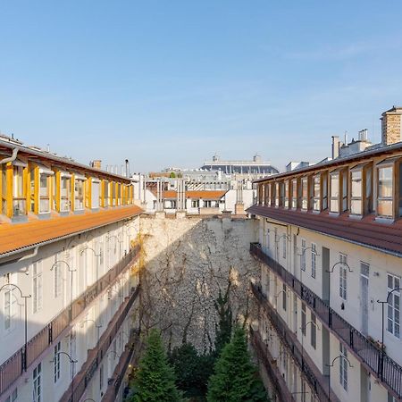 Courtyard By The Basilica Apartment Budapest Exterior photo